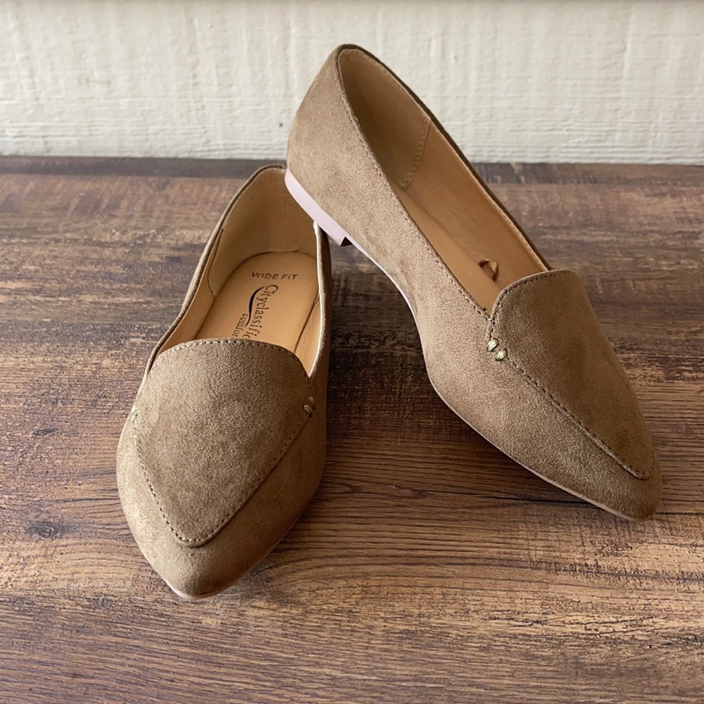 City Classified Comfort Flats Size 6.5